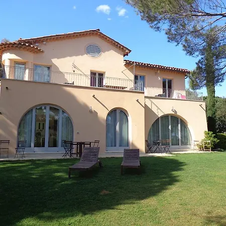 Apartment Angelina Grimaud