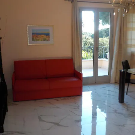 Apartment Angelina Grimaud